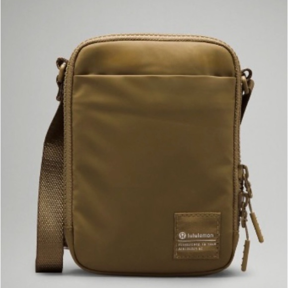 Lululemon Easy Access Crossbody Bag
